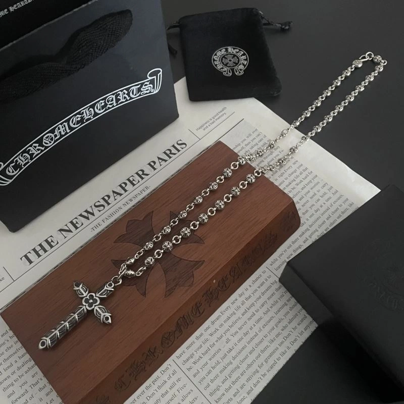Comfortable Chrxmx Hxxrts Necklaces 300718