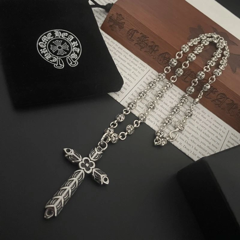 Comfortable Chrxmx Hxxrts Necklaces 300718
