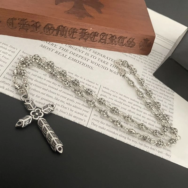 Comfortable Chrxmx Hxxrts Necklaces 300718