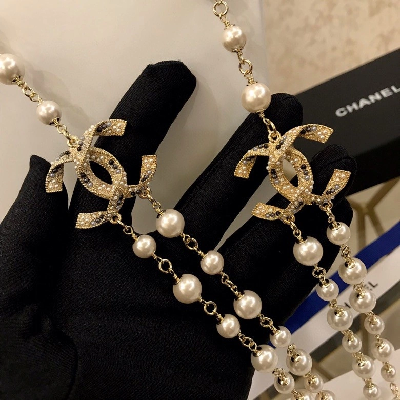 Cozy Chxnxl Brooches 292567