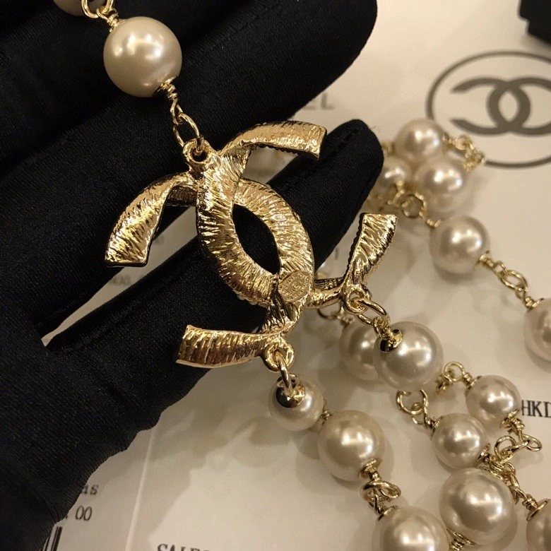 Cozy Chxnxl Brooches 292567