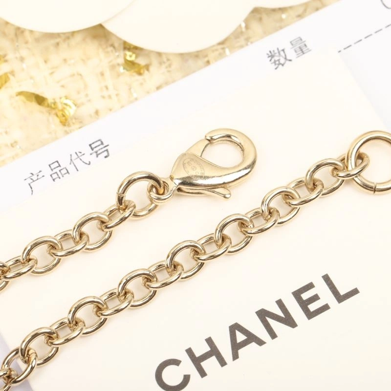 Lightweight Chxnxl Brooches 292562