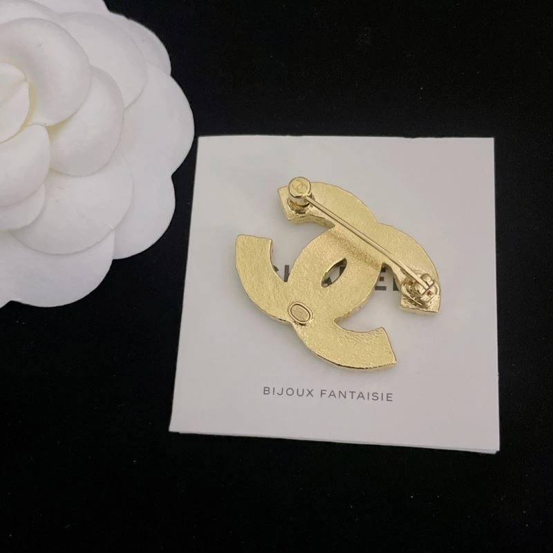 Stylish Chxnxl Brooches 292560