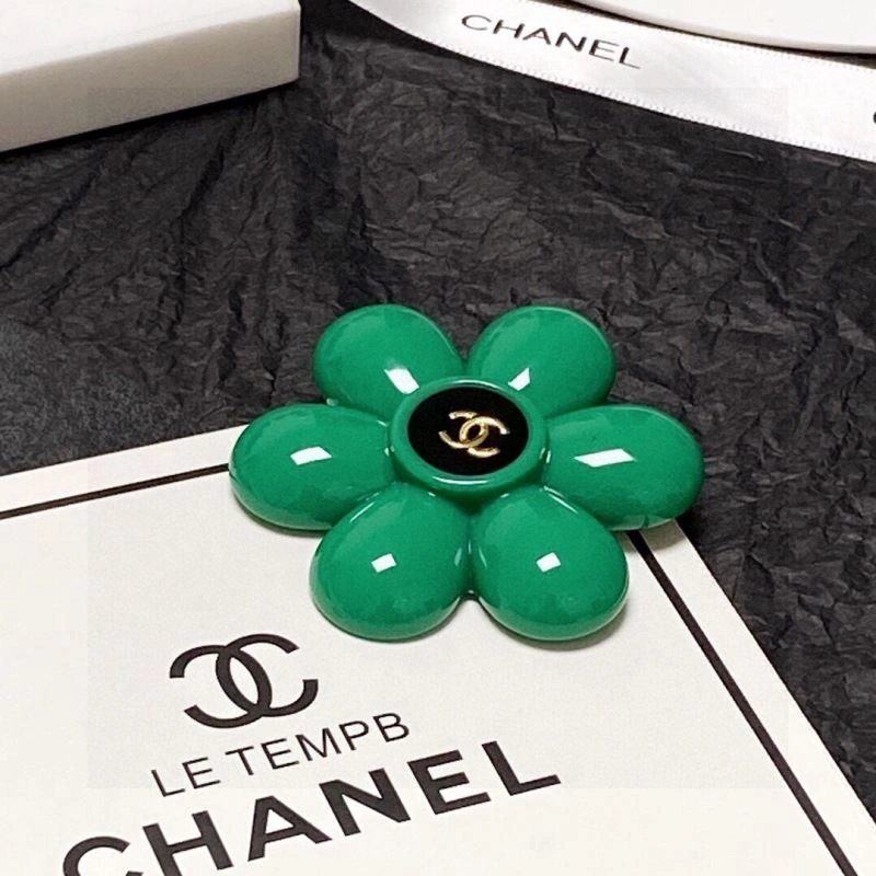 Minimalist Chxnxl Brooches 284078