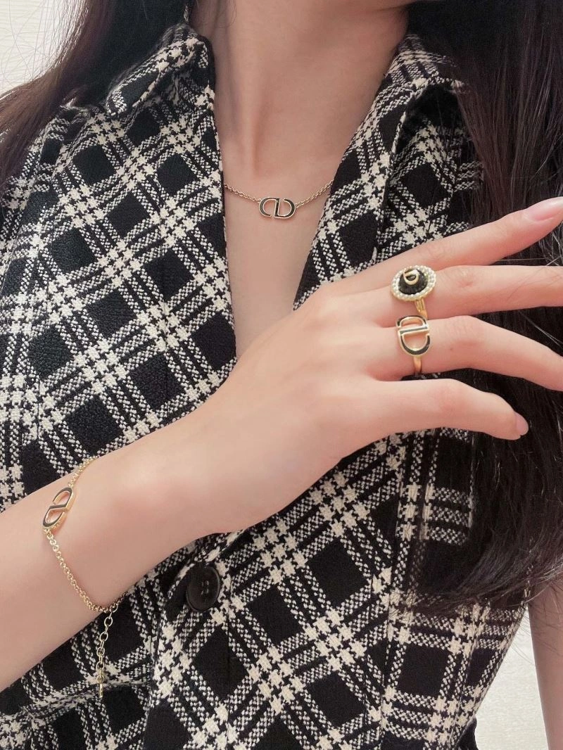 Refined Christian Dxxr Bracelets 295508
