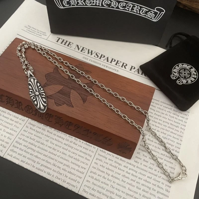 Chrxmx Hxxrts Necklaces Refined 300708