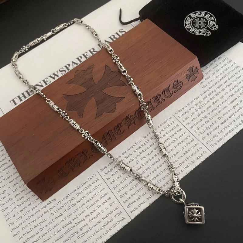 Stylish Chrxmx Hxxrts Necklaces 300711
