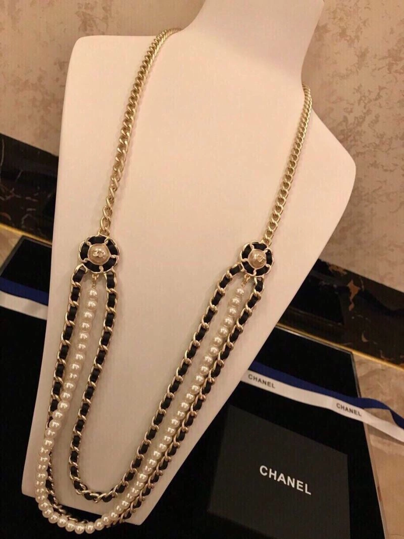 Trendsetting Chxnxl Brooches 292553