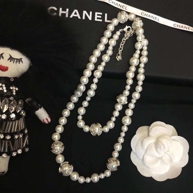 NewStyle Chxnxl Brooches 292545