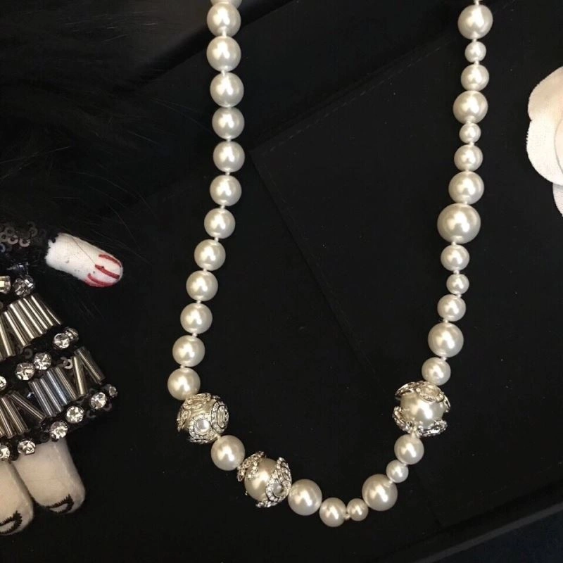 NewStyle Chxnxl Brooches 292545