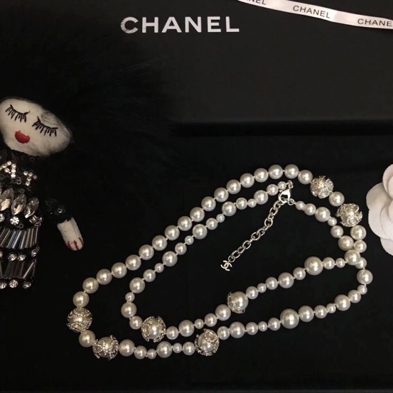 NewStyle Chxnxl Brooches 292545