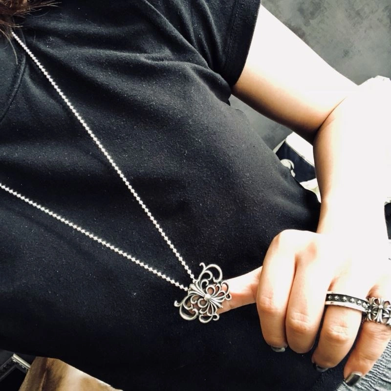 Fashionable Chrxmx Hxxrts Necklaces 300695