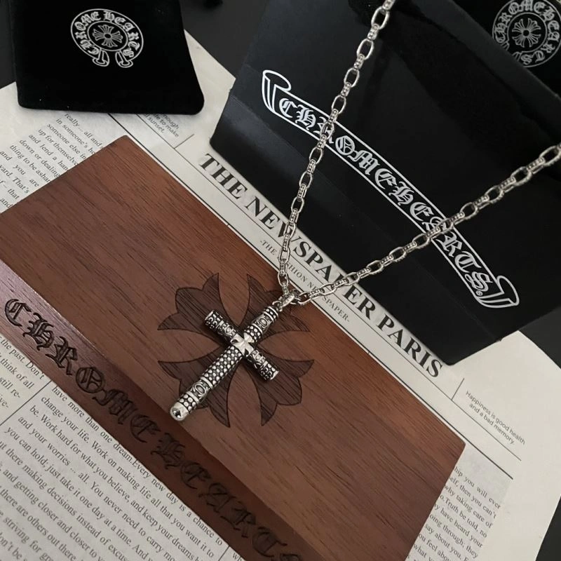 WellDesigned Chrxmx Hxxrts Necklaces 300699