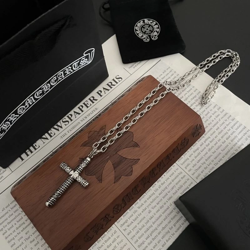 WellDesigned Chrxmx Hxxrts Necklaces 300699