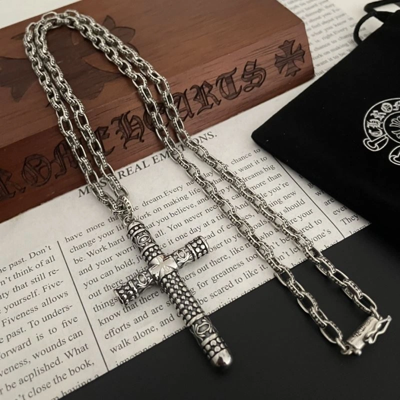 WellDesigned Chrxmx Hxxrts Necklaces 300699
