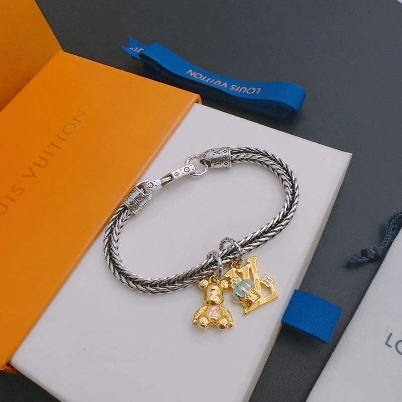 Fashionable LX Bracelets 311874