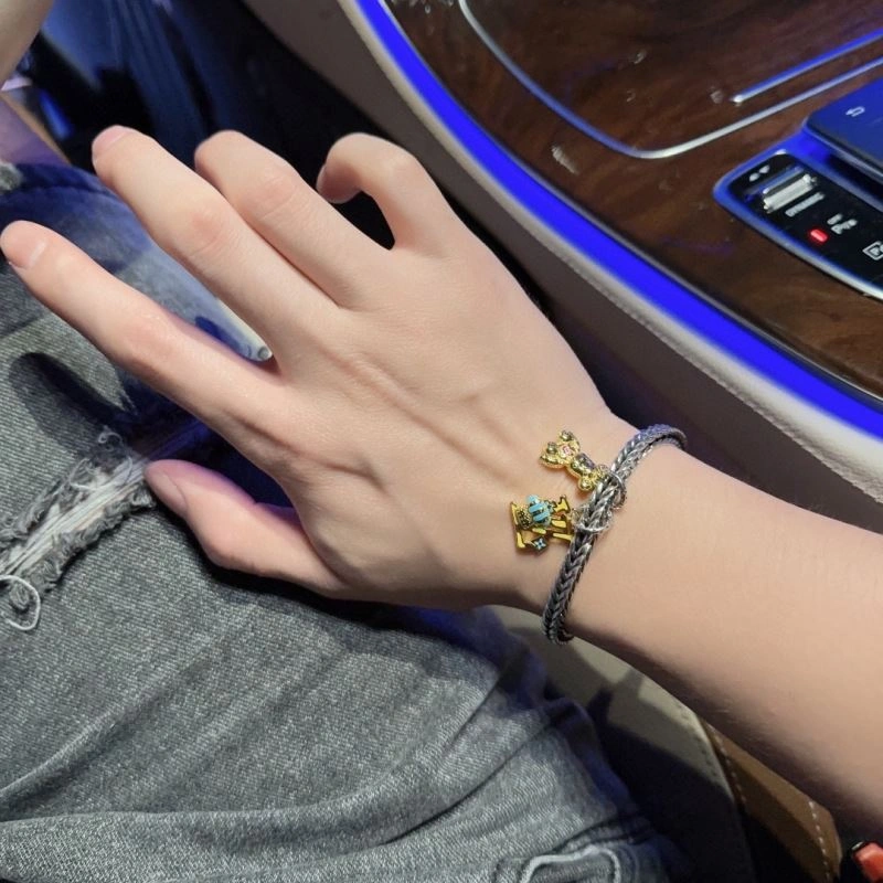Fashionable LX Bracelets 311874