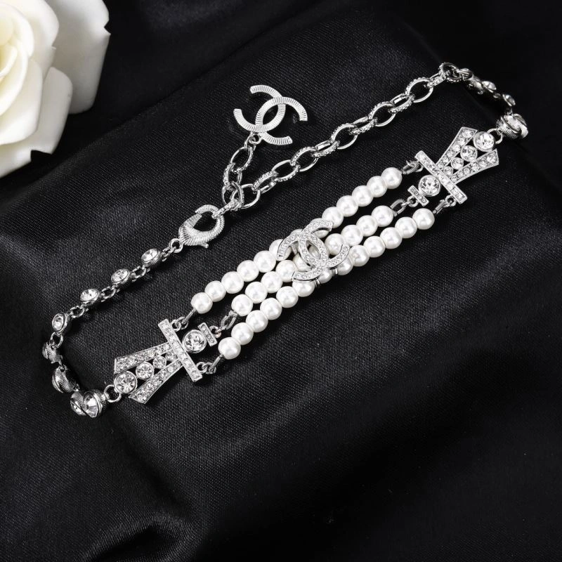 Bold Chxnxl Brooches 292524