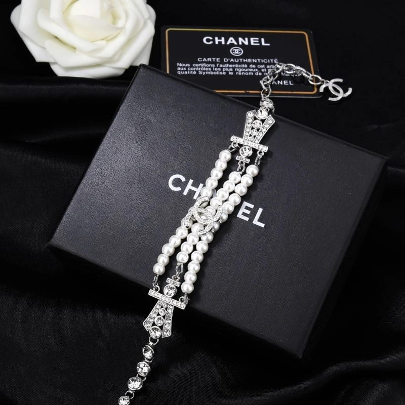 Bold Chxnxl Brooches 292524