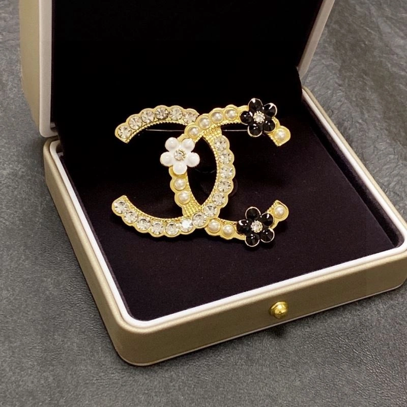 Elegant Chxnxl Brooches 292520