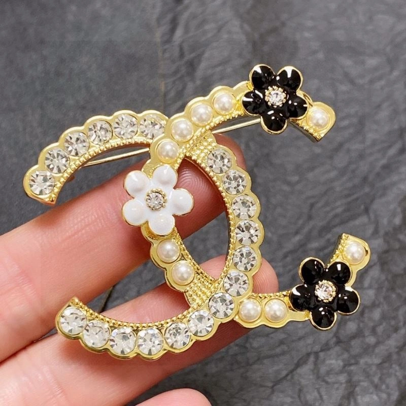 Elegant Chxnxl Brooches 292520