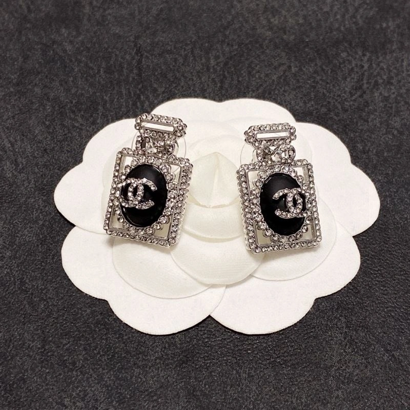 Elegant Chxnxl Earrings 291268