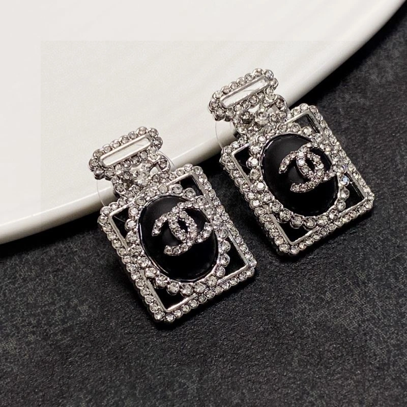 Elegant Chxnxl Earrings 291268