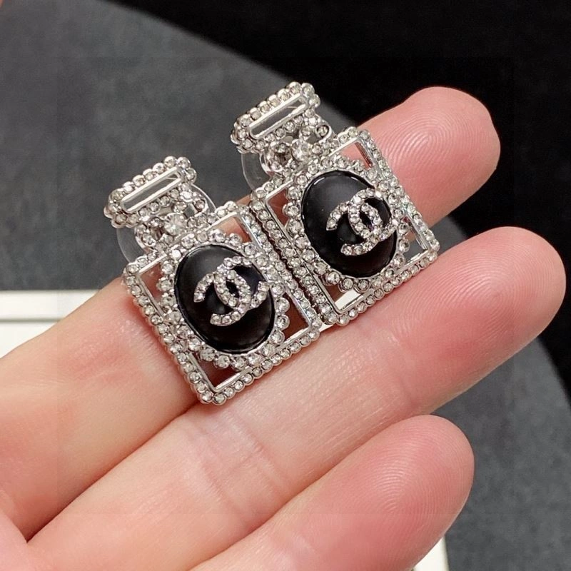 Elegant Chxnxl Earrings 291268