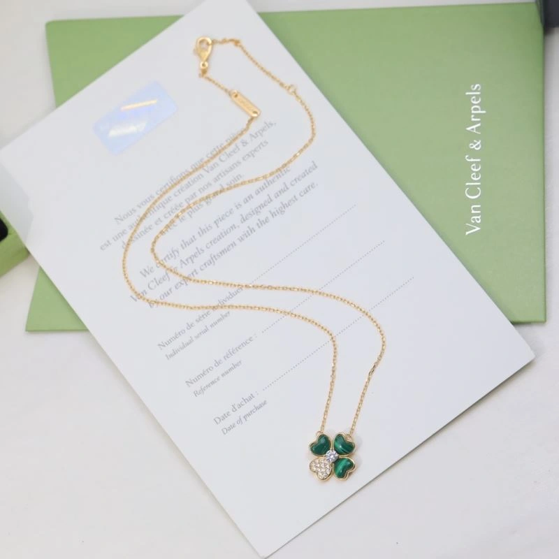 Chxnxl Brooches Refined 292515