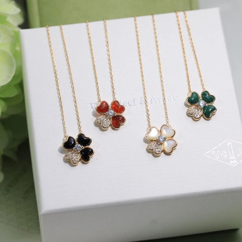 Chxnxl Brooches Refined 292515