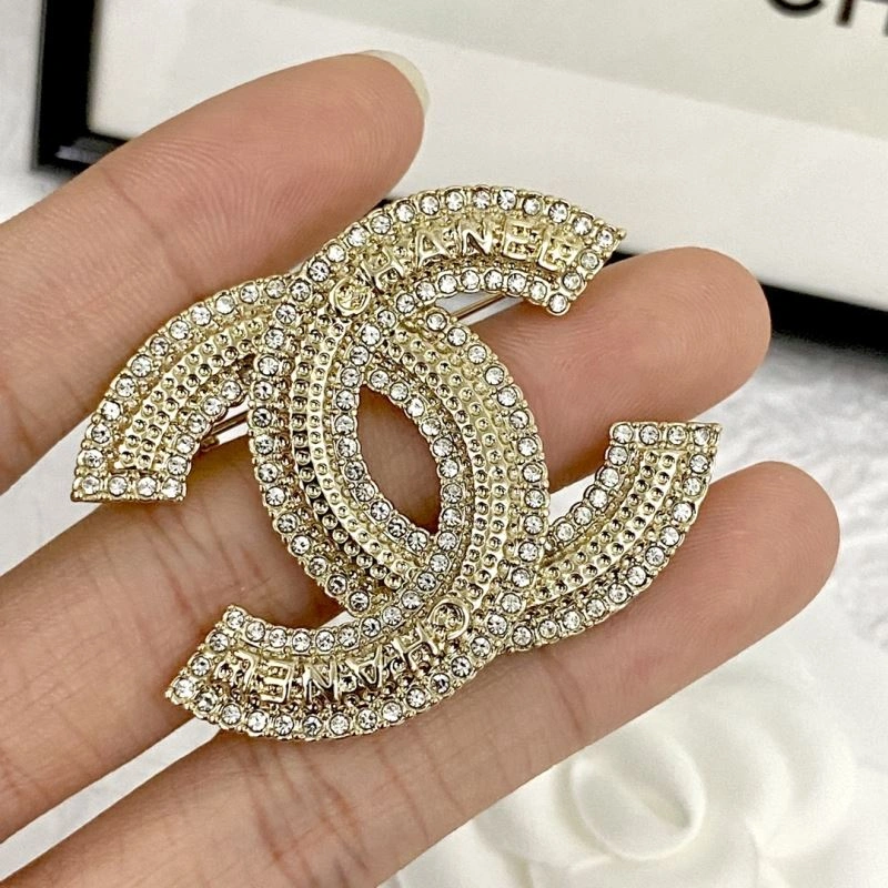 Versatile Chxnxl Brooches 292510