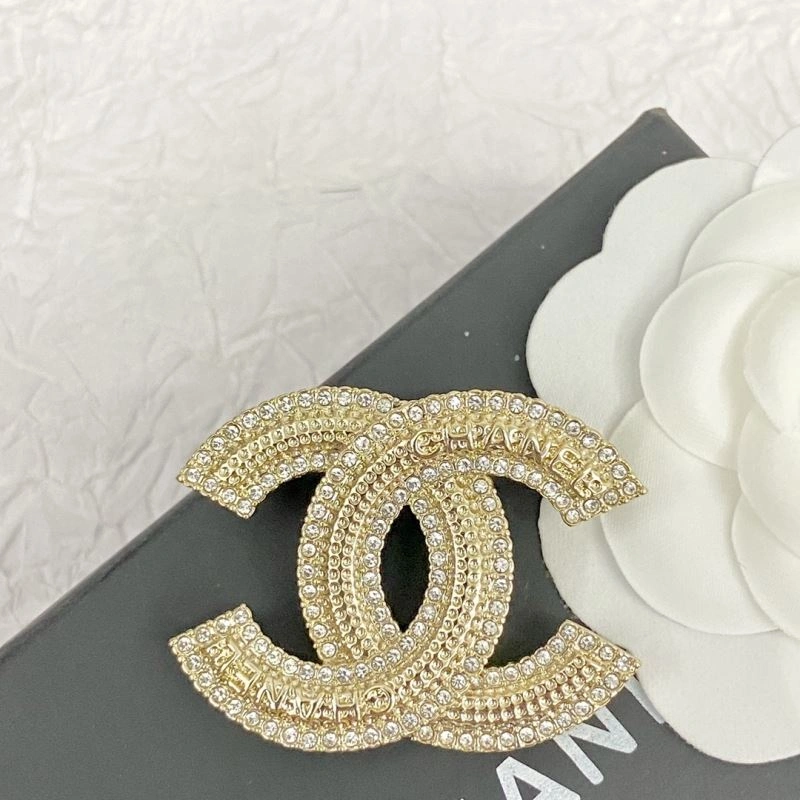 Versatile Chxnxl Brooches 292510