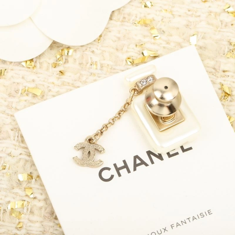 Vibrant Chxnxl Brooches 292504