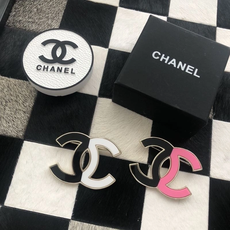 Trendsetting Chxnxl Brooches 292506
