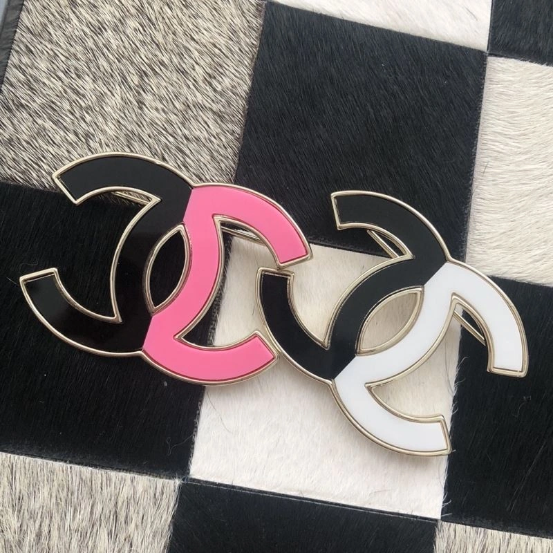 Trendsetting Chxnxl Brooches 292506