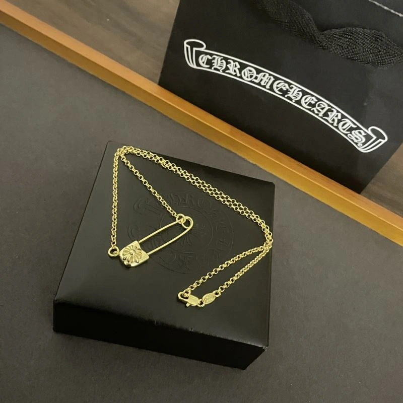 Lightweight Chrxmx Hxxrts Necklaces 300683