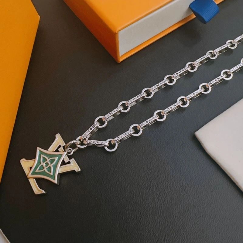 Sophisticated LX Necklaces 311528