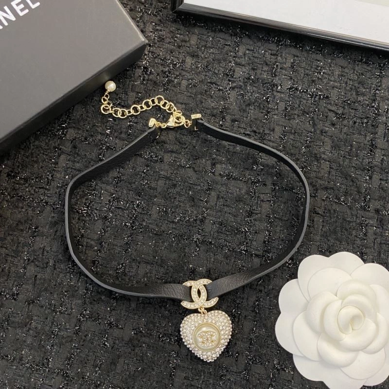 Chxnxl Brooches Timeless 292501