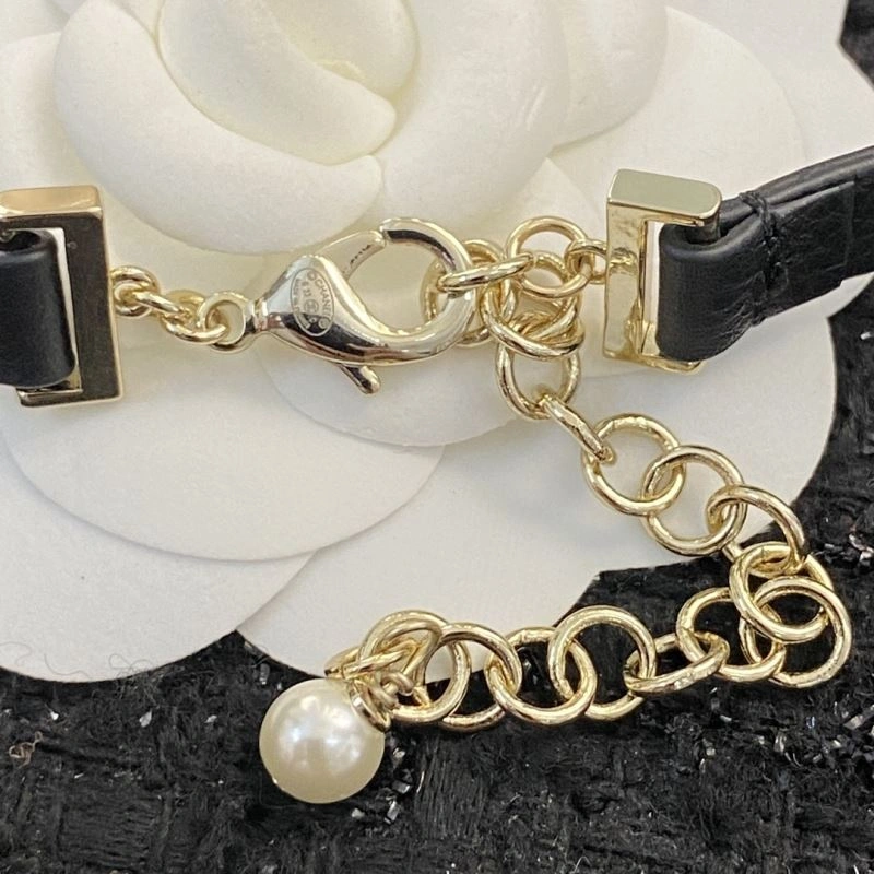 Chxnxl Brooches Timeless 292501