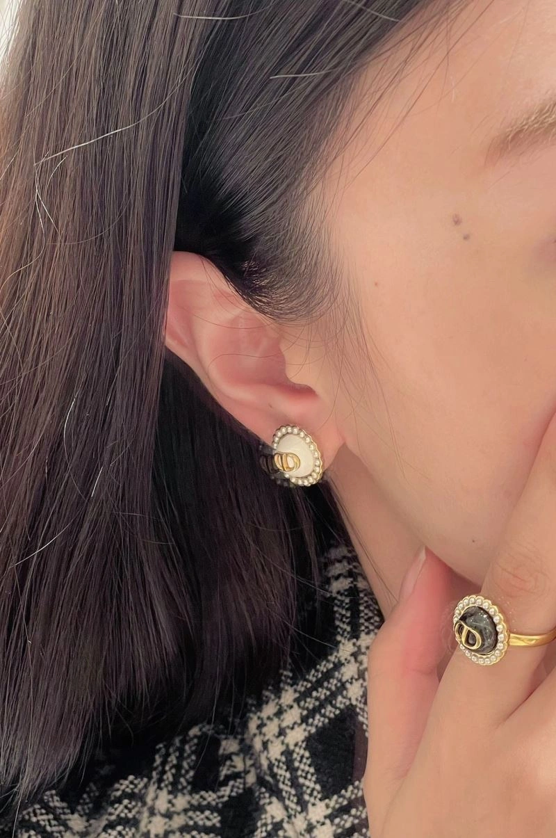 WellDesigned Christian Dxxr Earrings 295279
