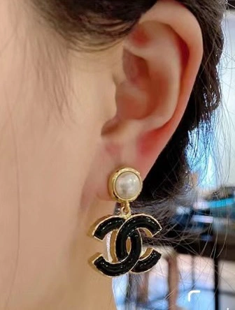 Chxnxl Brooches Sleek 292473