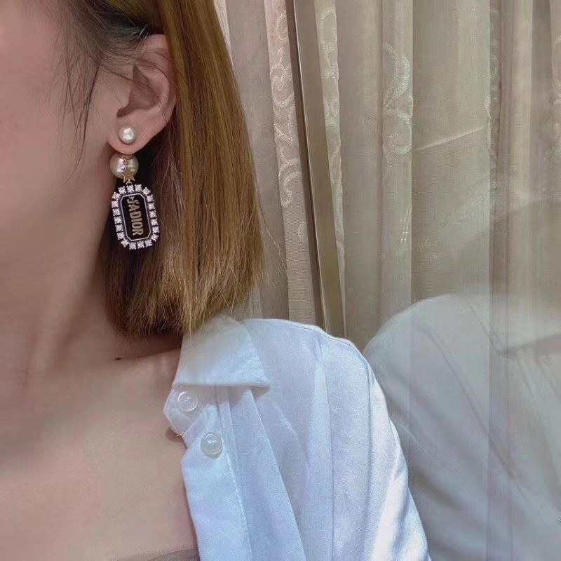 Christian Dxxr Earrings Trendy 295276