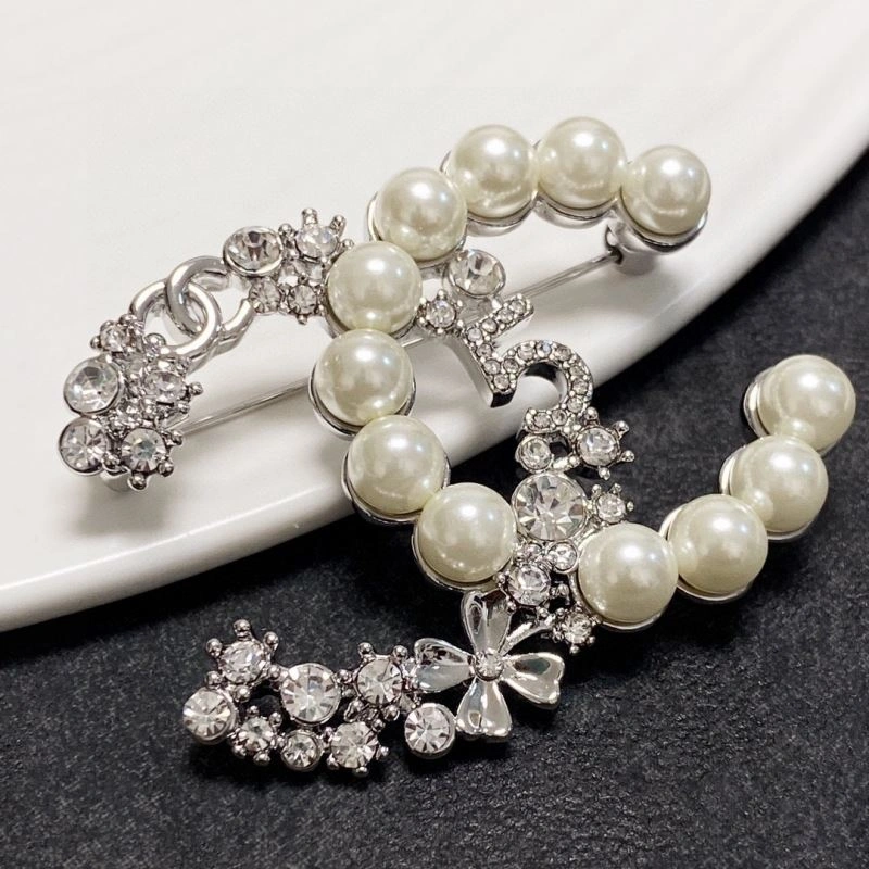 Comfortable Chxnxl Brooches 292489
