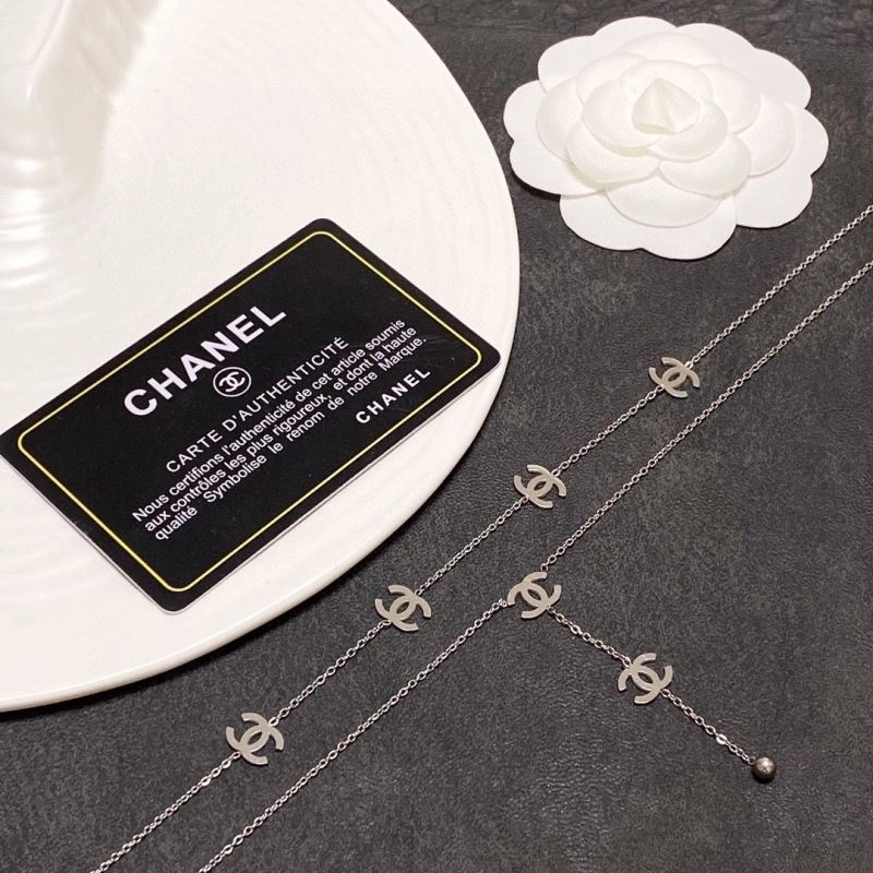Cozy Chxnxl Brooches 292472