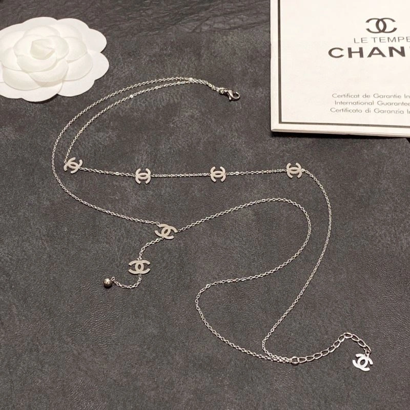 Cozy Chxnxl Brooches 292472