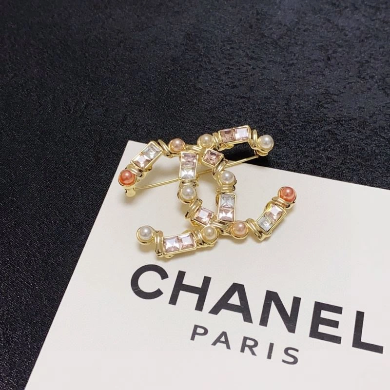 Vibrant Chxnxl Brooches 292480
