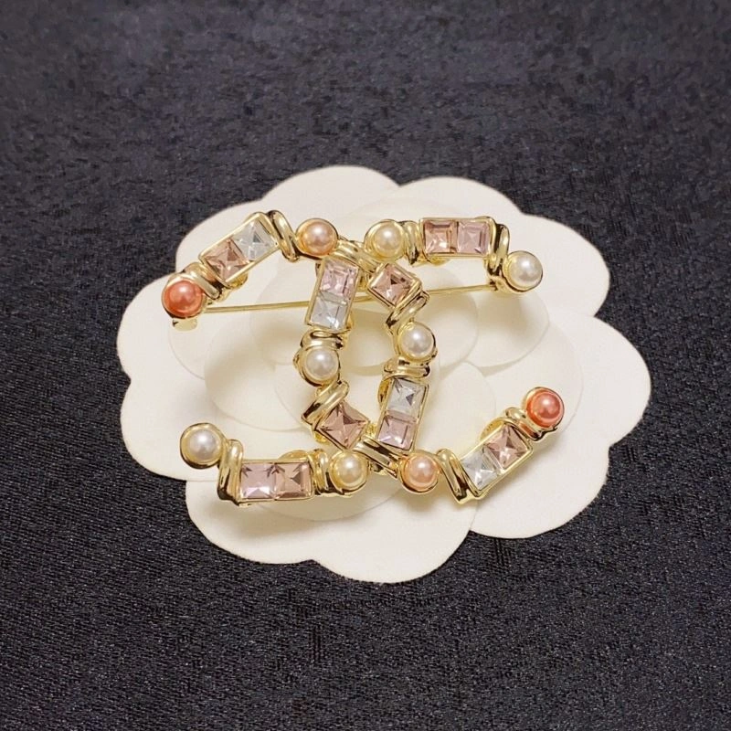 Vibrant Chxnxl Brooches 292480
