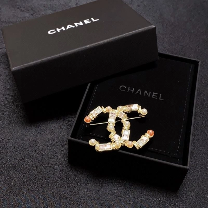Vibrant Chxnxl Brooches 292480
