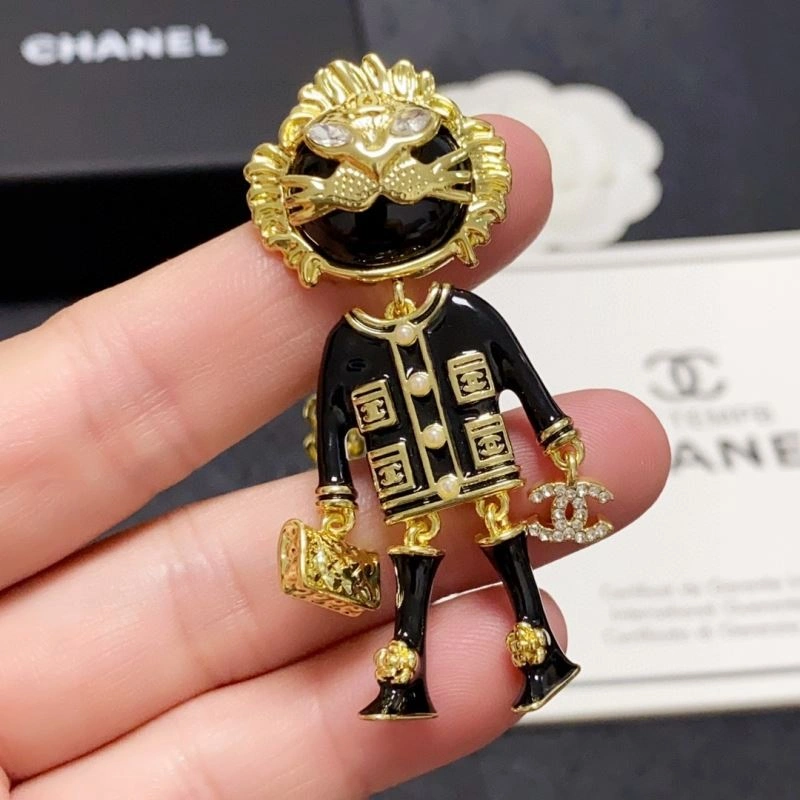 Cozy Chxnxl Brooches 292464