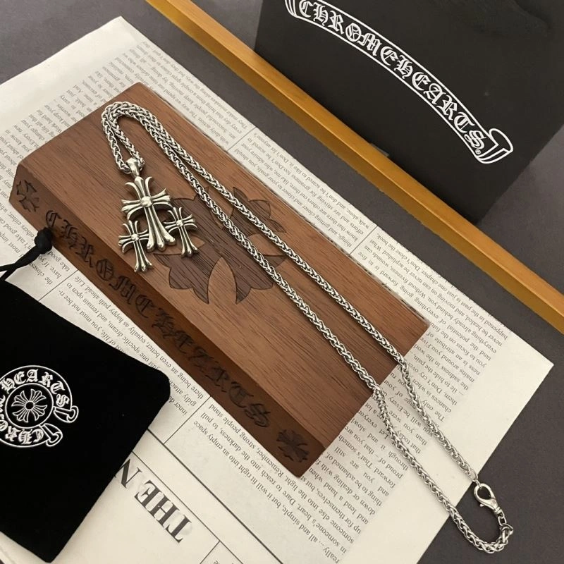 Compact Chrxmx Hxxrts Necklaces 300653
